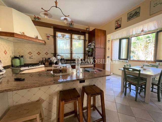 casa indipendente in vendita a Livorno in zona Montenero