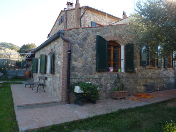 casa indipendente in vendita a Livorno in zona Montenero