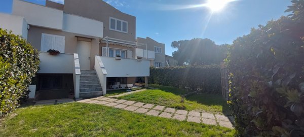 casa indipendente in vendita a Livorno in zona Antignano