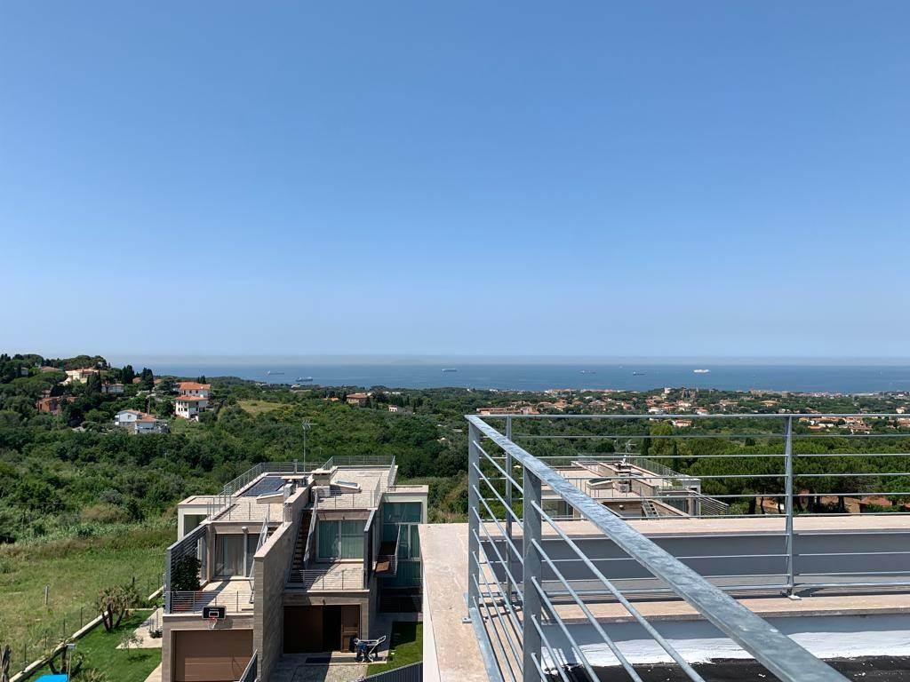casa indipendente in vendita a Livorno in zona Limoncino