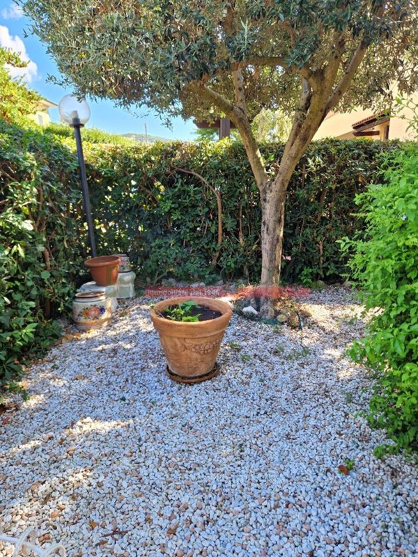 casa indipendente in vendita a Livorno in zona Stillo
