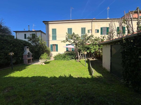 casa semindipendente in vendita a Livorno in zona Stazione