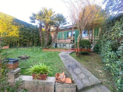 casa indipendente in vendita a Livorno in zona Stillo