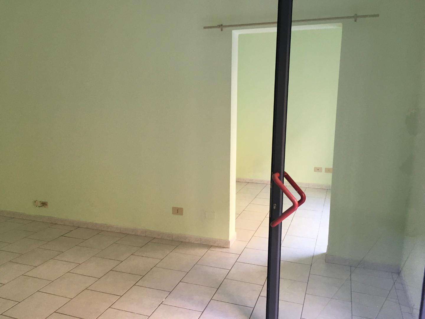 negozio in vendita a Livorno in zona Centro Città