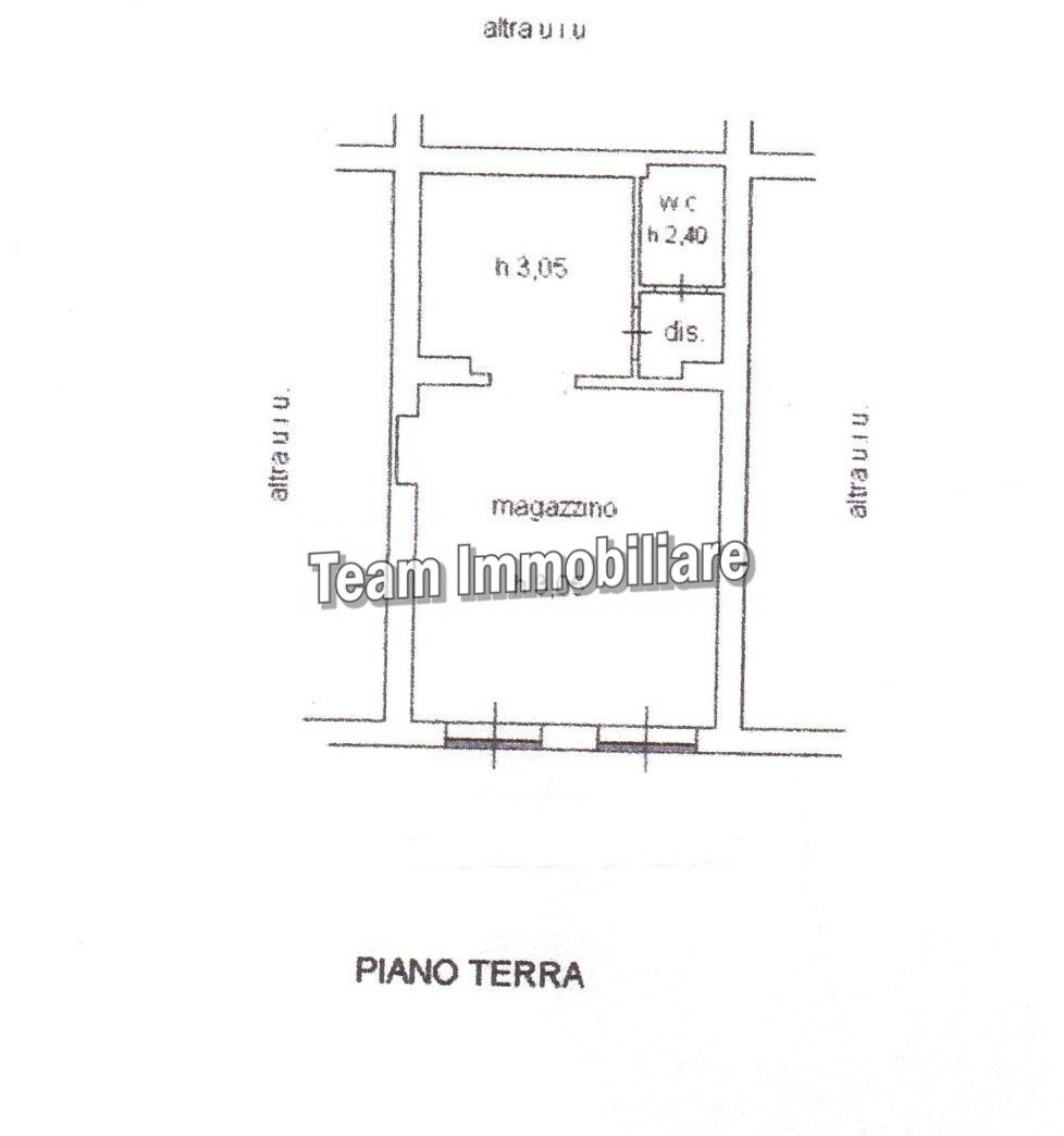 locale commerciale in vendita a Livorno in zona Centro Città