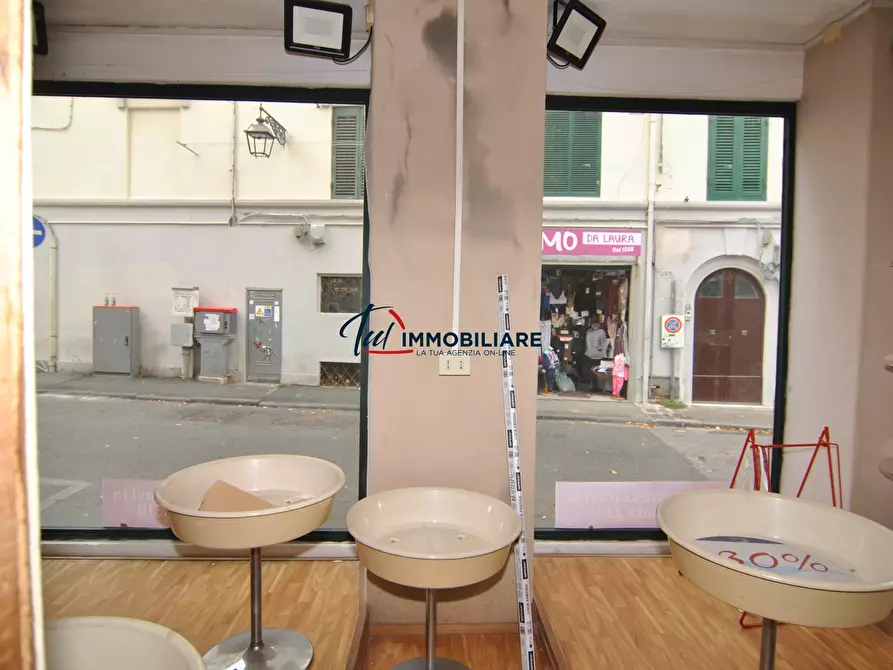 locale commerciale in vendita a Livorno in zona Centro Città