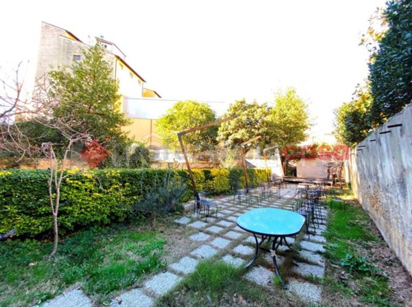 negozio in vendita a Livorno