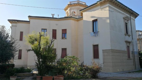 casa indipendente in vendita a Livorno in zona Ardenza