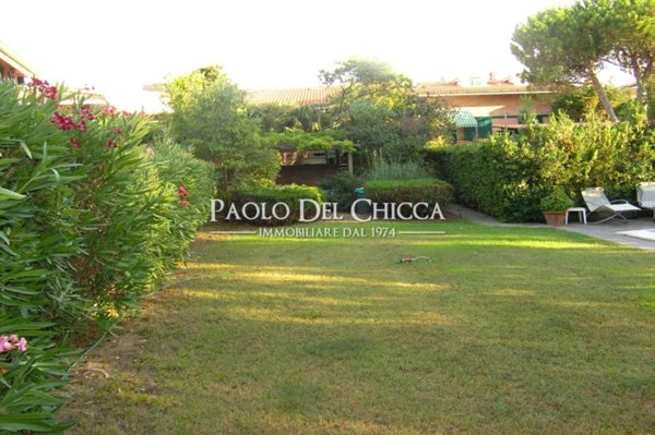 casa indipendente in vendita a Livorno in zona Montenero