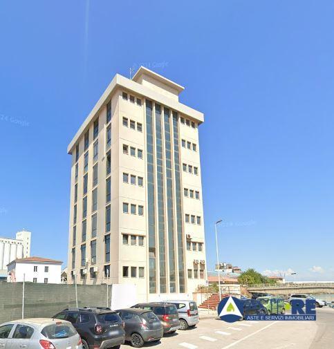 locale commerciale in vendita a Livorno