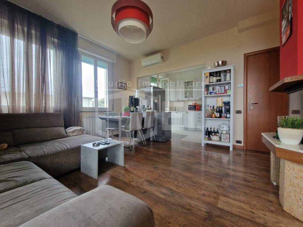 appartamento in vendita a Livorno in zona Montenero