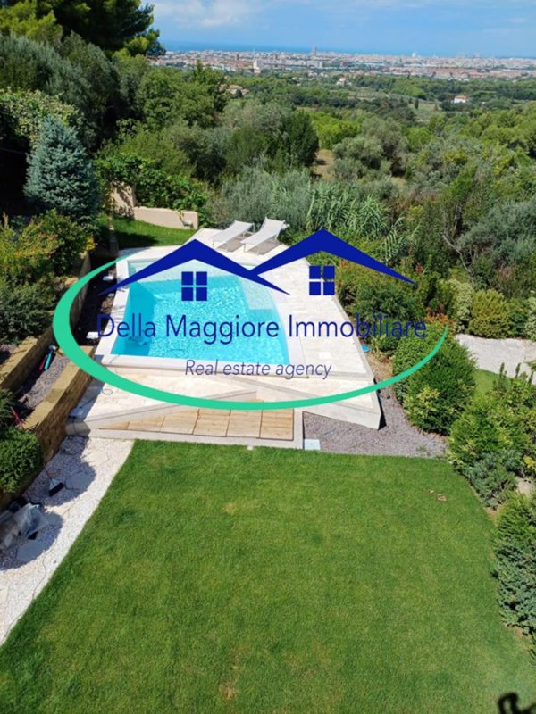 casa indipendente in vendita a Livorno in zona Montenero