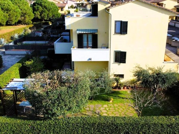appartamento in vendita a Livorno in zona Montenero