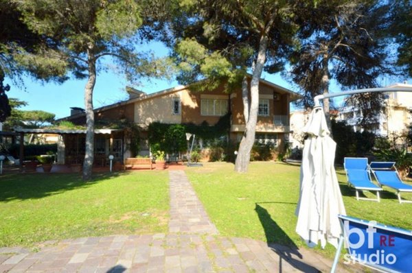 casa indipendente in vendita a Livorno in zona Antignano