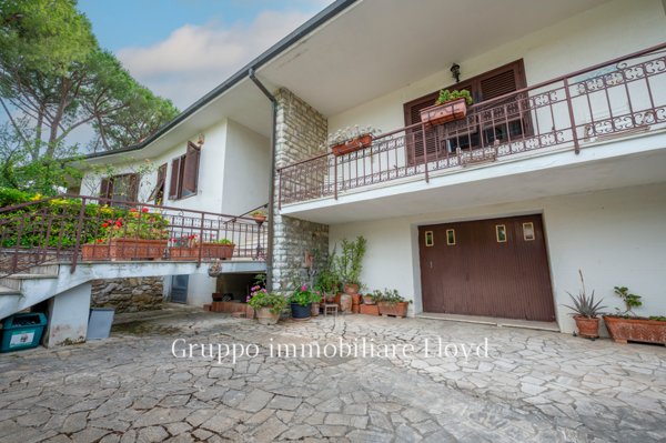 casa indipendente in vendita a Livorno in zona Montenero
