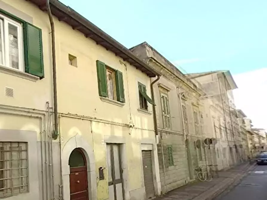 locale commerciale in vendita a Livorno
