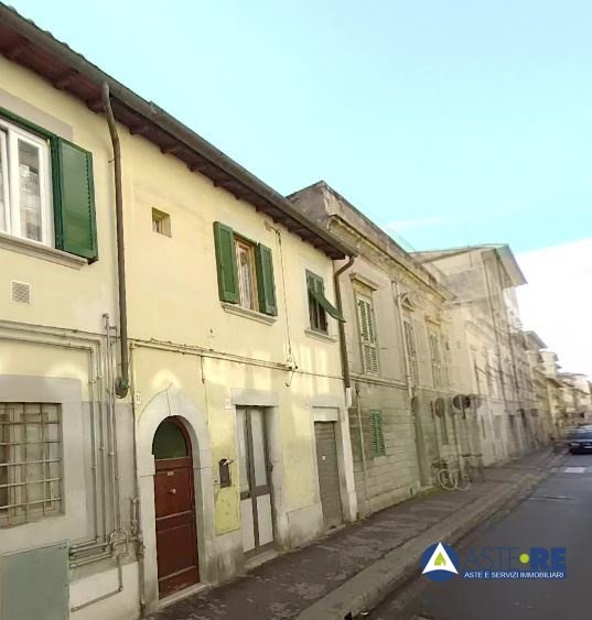 locale commerciale in vendita a Livorno