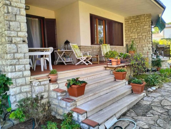 casa indipendente in vendita a Livorno in zona Montenero