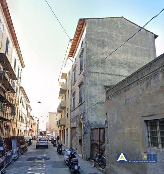 locale commerciale in vendita a Livorno