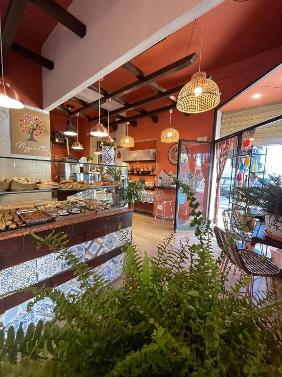 negozio in vendita a Livorno in zona Ardenza