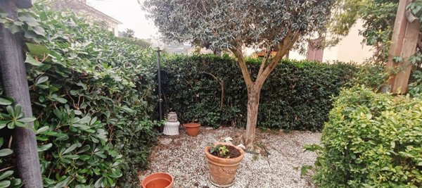 appartamento in vendita a Livorno in zona Montenero