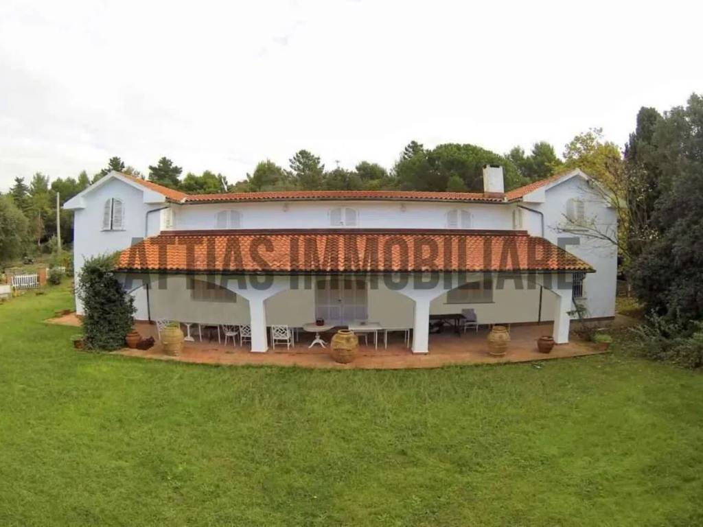 casa indipendente in vendita a Livorno in zona Stillo