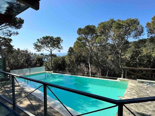 casa indipendente in vendita a Livorno in zona Montenero