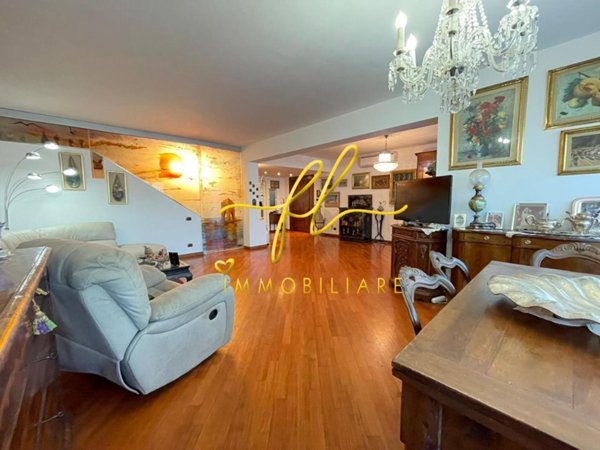 casa indipendente in vendita a Livorno in zona Limoncino
