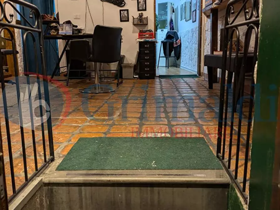 locale commerciale in vendita a Livorno