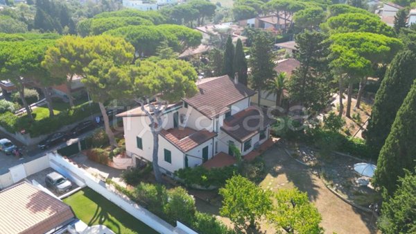 casa indipendente in vendita a Livorno in zona Montenero