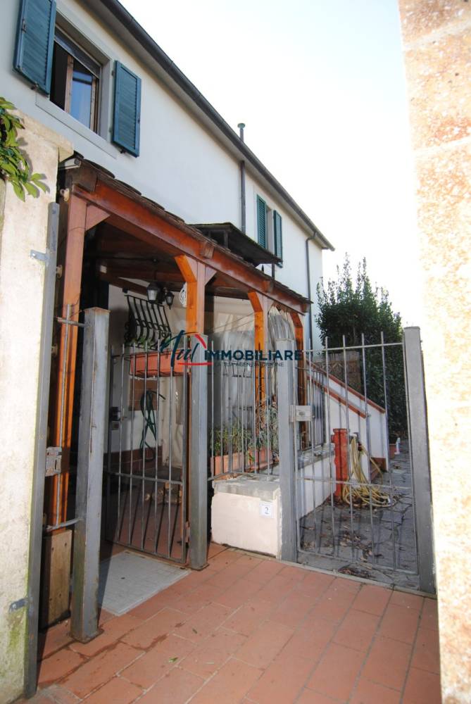appartamento in vendita a Livorno in zona Montenero