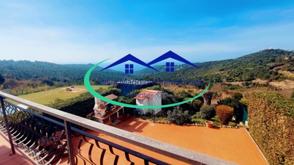 casa indipendente in vendita a Livorno in zona Castellaccio