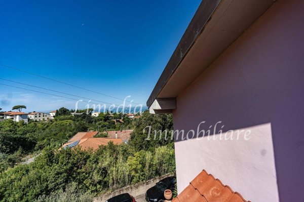 casa indipendente in vendita a Livorno in zona Limoncino
