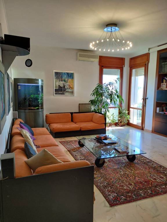 appartamento in vendita a Livorno in zona Antignano