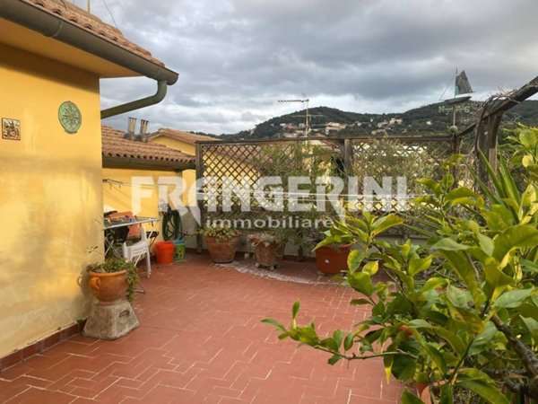 appartamento in vendita a Livorno in zona Montenero