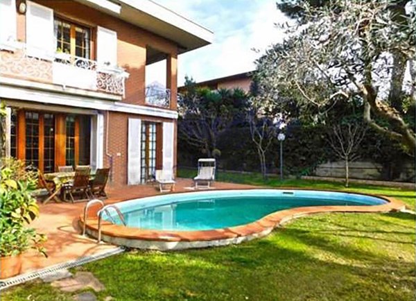 casa indipendente in vendita a Livorno in zona Limoncino