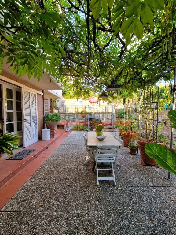 casa indipendente in vendita a Livorno in zona Montenero