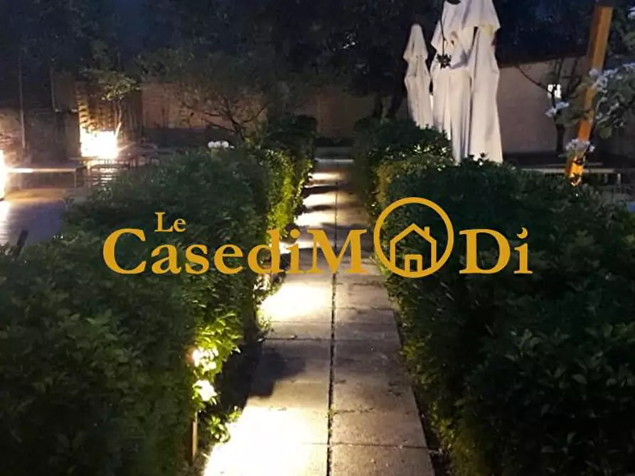 locale commerciale in vendita a Livorno