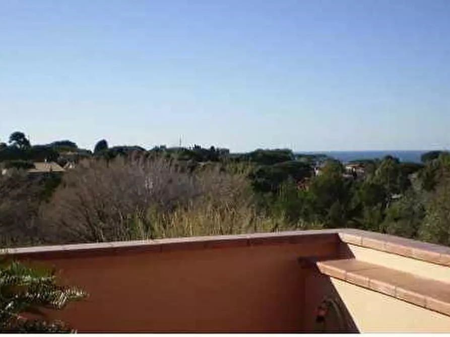 casa indipendente in vendita a Livorno in zona Montenero