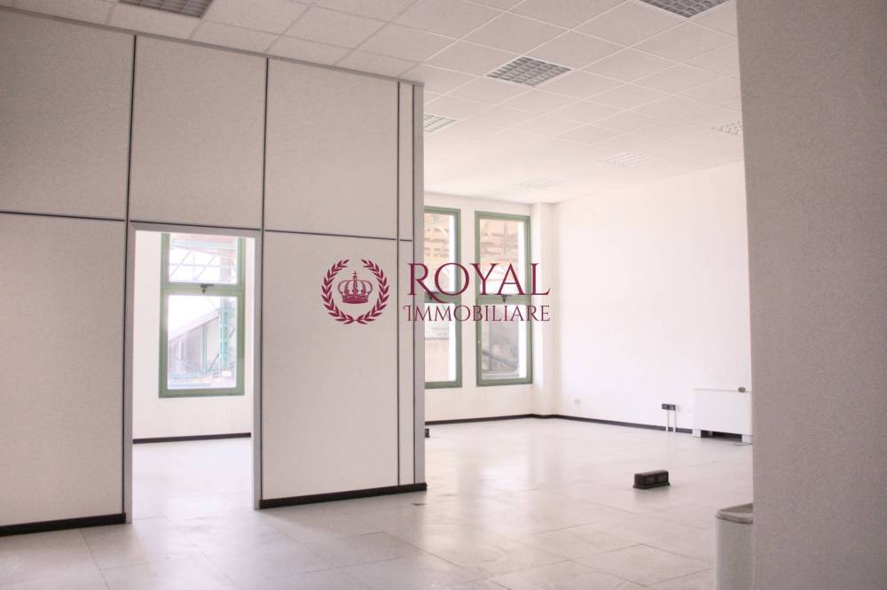 ufficio in vendita a Livorno in zona Centro Città