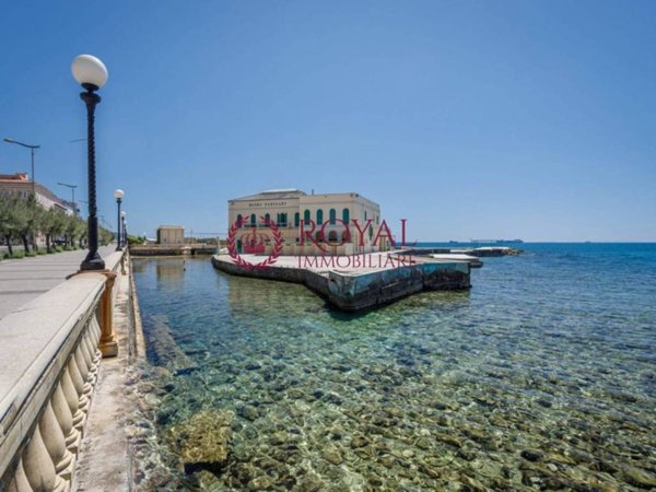 casa indipendente in vendita a Livorno in zona Antignano