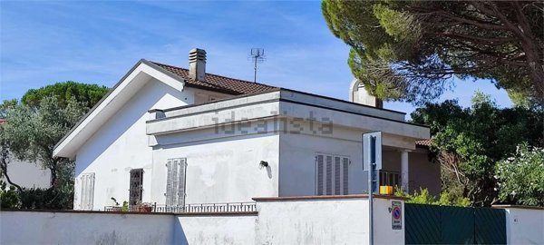 casa indipendente in vendita a Livorno in zona Limoncino