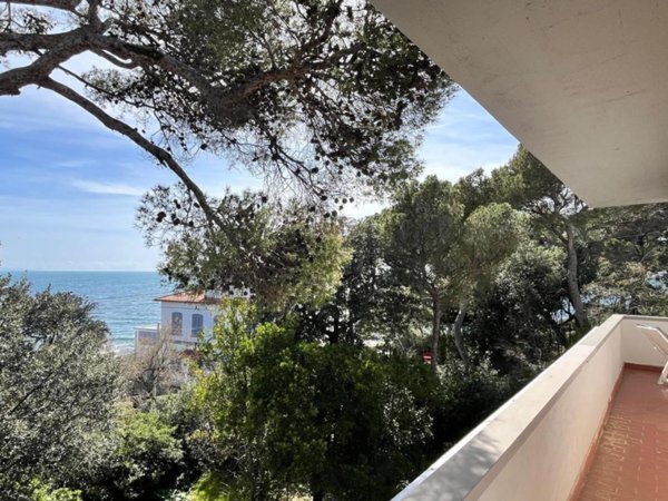 casa indipendente in vendita a Livorno in zona Quercianella