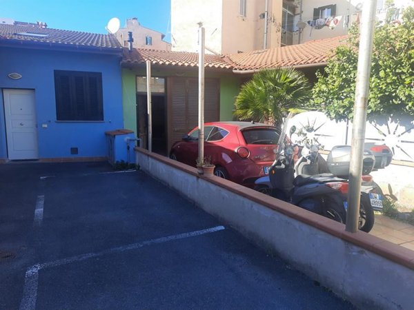 casa indipendente in vendita a Livorno