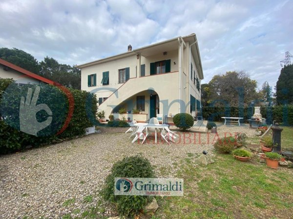casa indipendente in vendita a Livorno in zona Padula