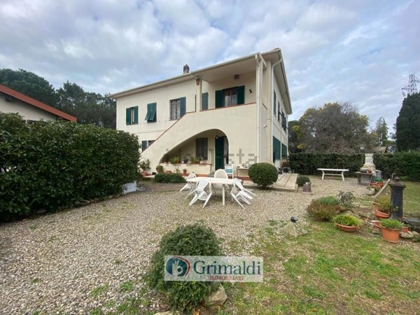 casa indipendente in vendita a Livorno in zona Padula