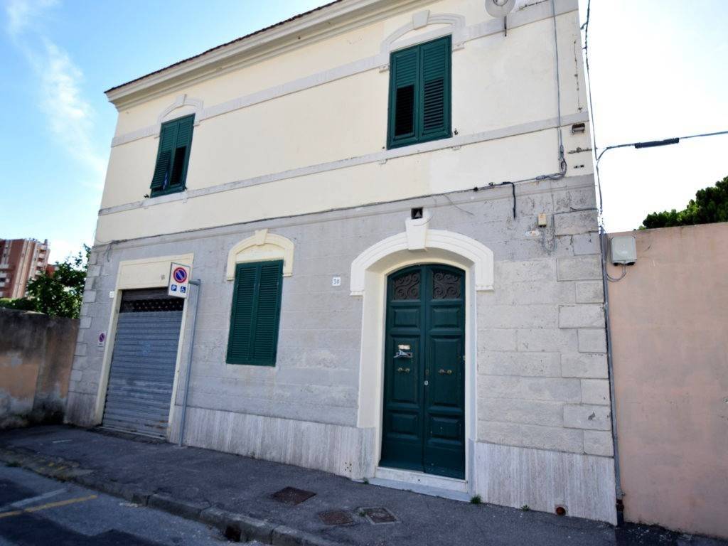casa indipendente in vendita a Livorno in zona Centro Città