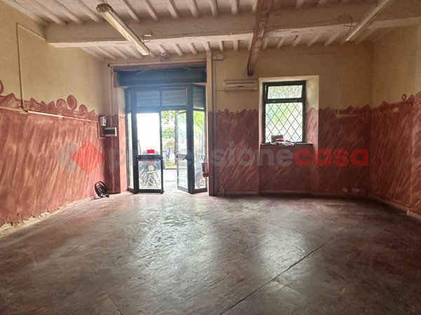 negozio in vendita a Livorno in zona Centro Città