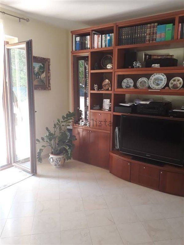esavano in vendita a Livorno