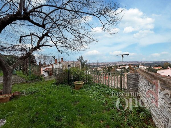 esavano in vendita a Livorno in zona Montenero